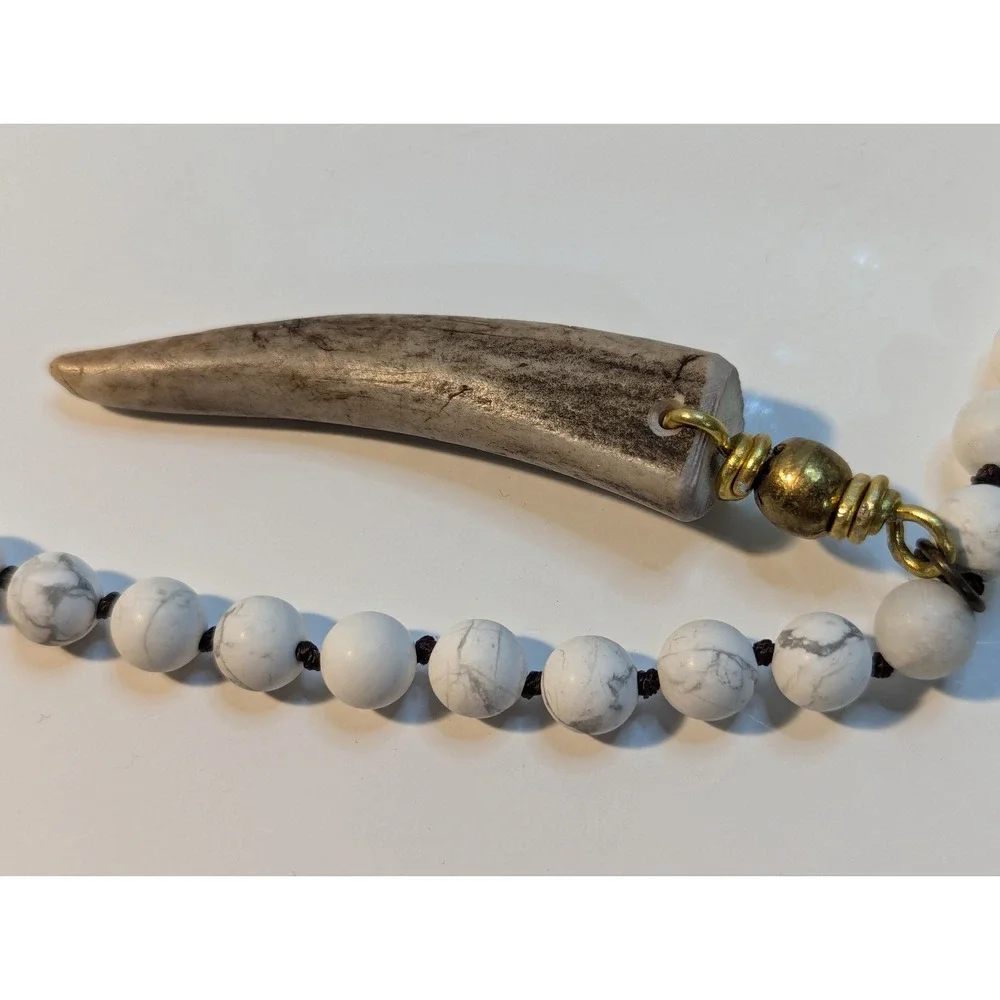 NEW‎ L Rae necklace white howlite & antler